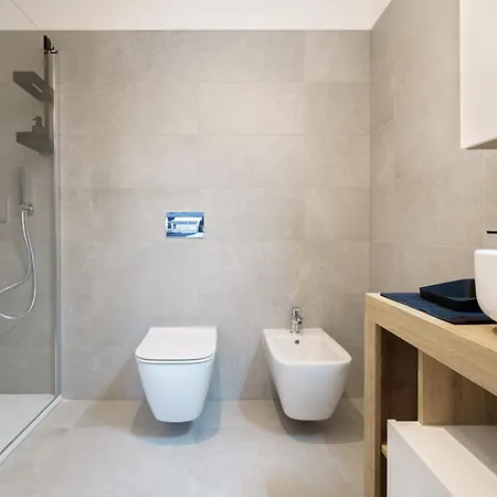 Ct Executive Rooms, And Valtellina Casa de hóspedes
