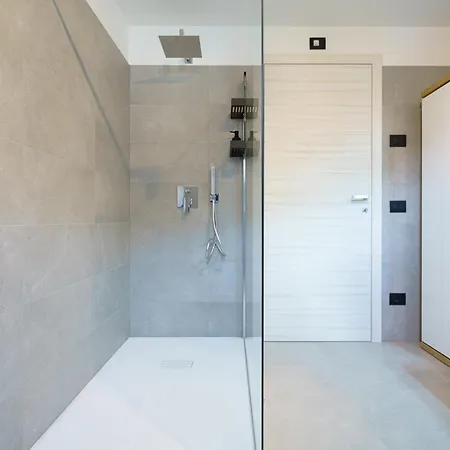 Ct Executive Rooms, And Valtellina Casa de hóspedes Dubino